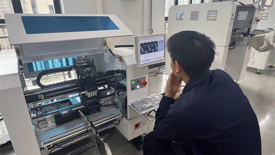 Charmhigh CHM551 SMD Pick And Place Machine Độ chính xác cao cho 0201 / QFN / BGA